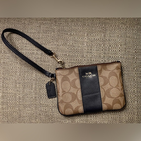 Coach Handbags - Coach Corner Zip Wristlet In Signature Canvas In Khaki/Black